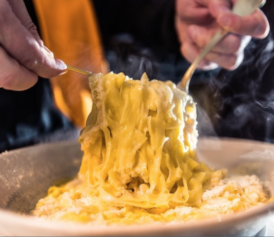 Here’s How to Make Amazing Fettuccine Alfredo Just Like the OG Alfredo Did